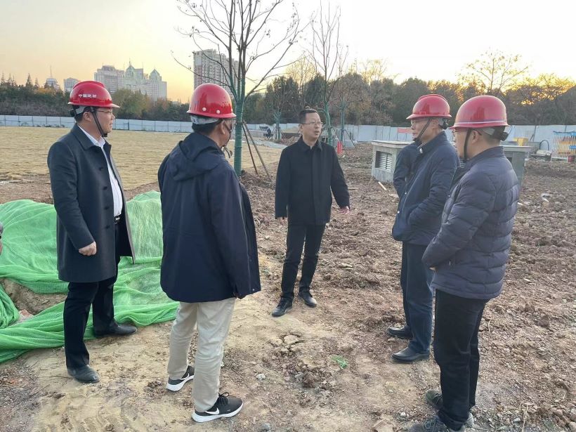 国产日韩精品欧美一区喷