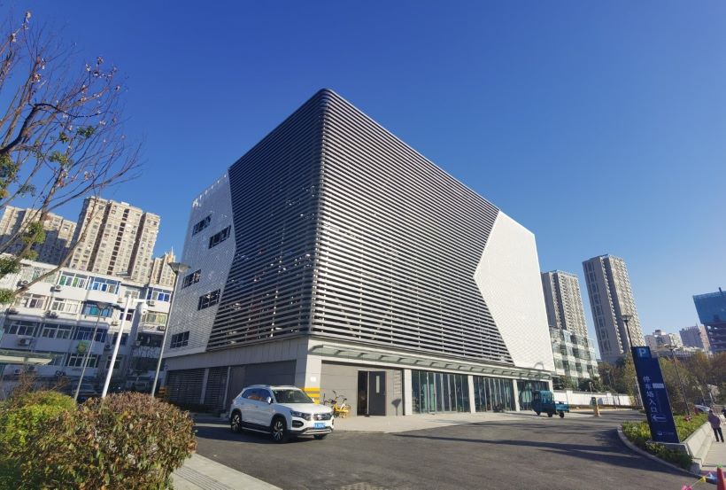 国产日韩精品欧美一区喷