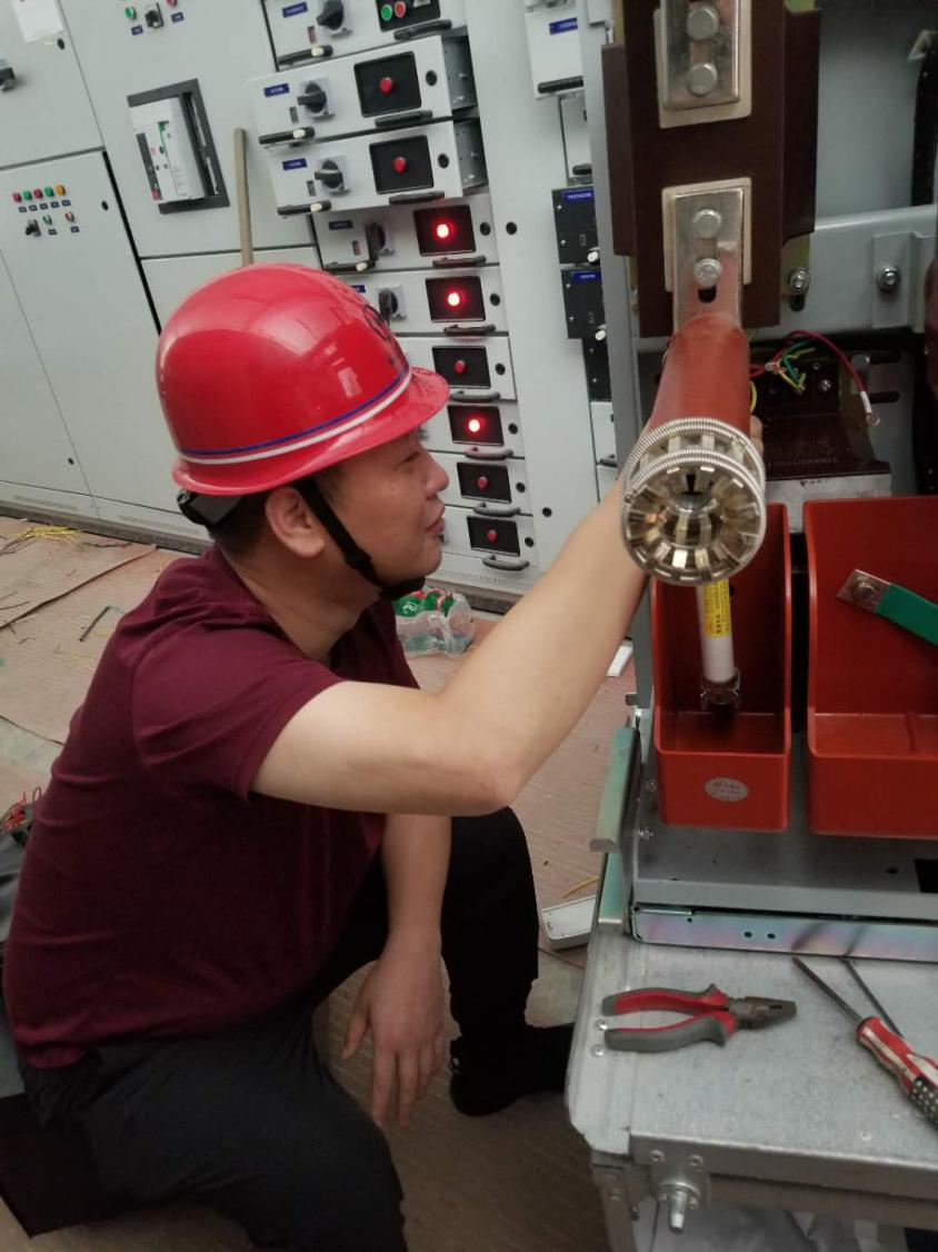 国产日韩精品欧美一区喷