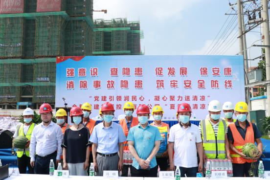 国产日韩精品欧美一区喷