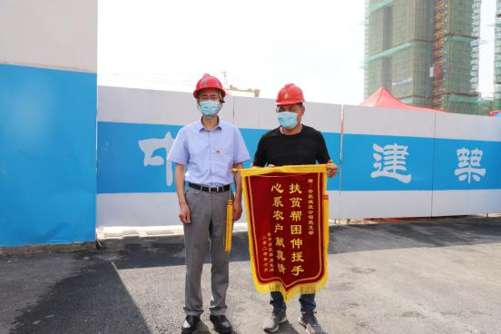 国产日韩精品欧美一区喷