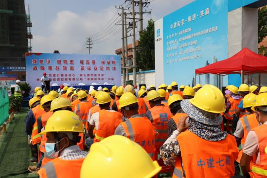 国产日韩精品欧美一区喷