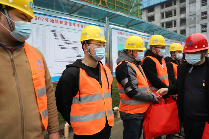 国产日韩精品欧美一区喷