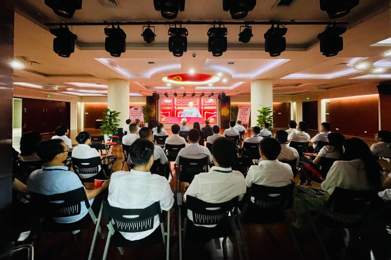 国产日韩精品欧美一区喷