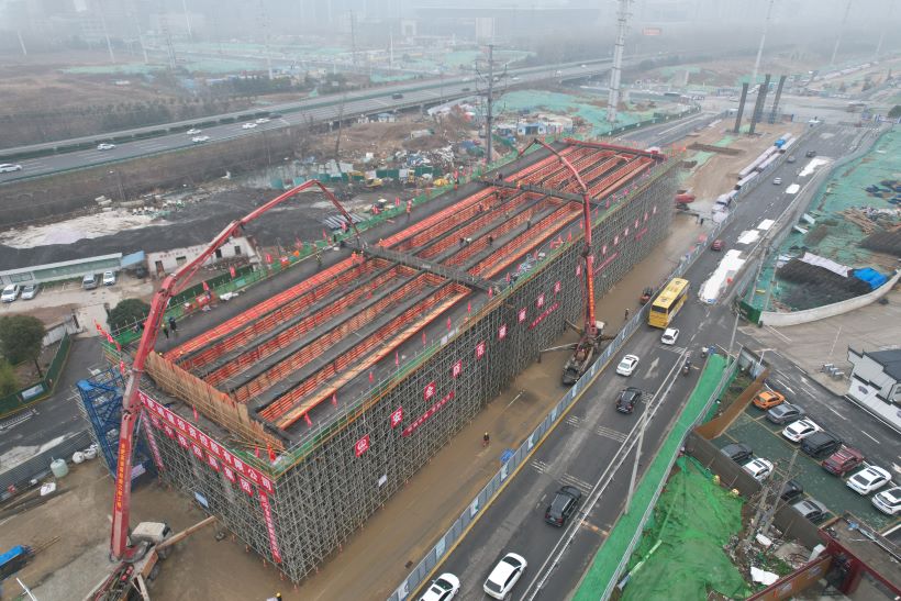 国产日韩精品欧美一区喷