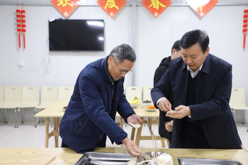 国产日韩精品欧美一区喷