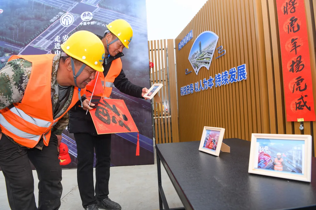 国产日韩精品欧美一区喷