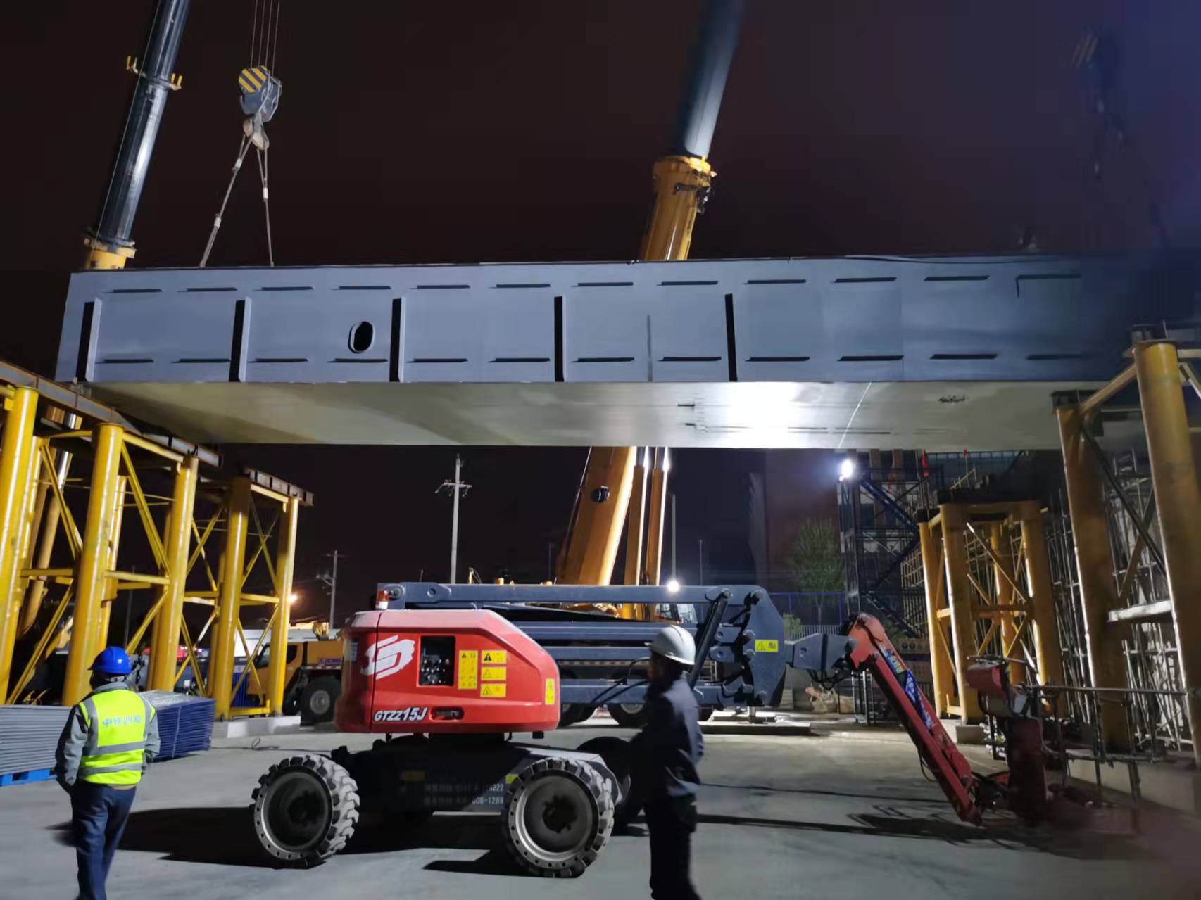 国产日韩精品欧美一区喷