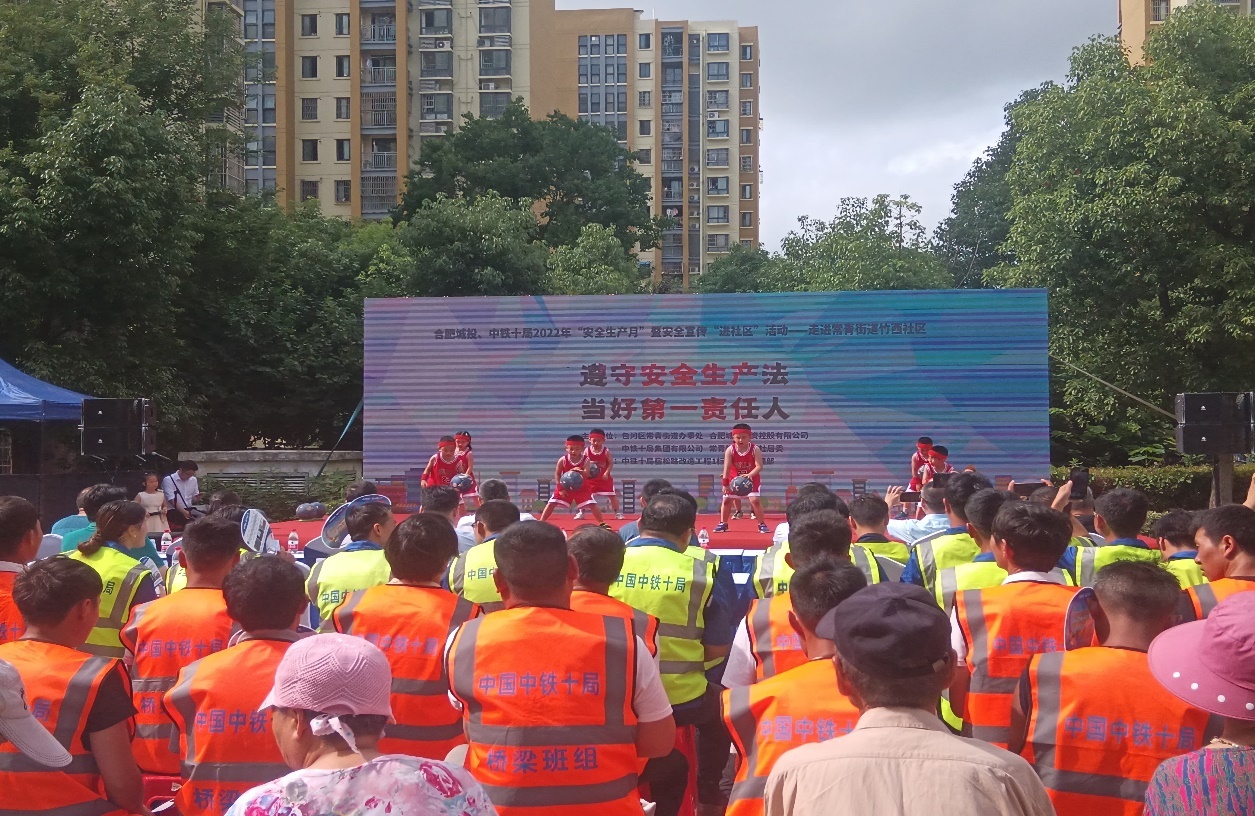 国产日韩精品欧美一区喷