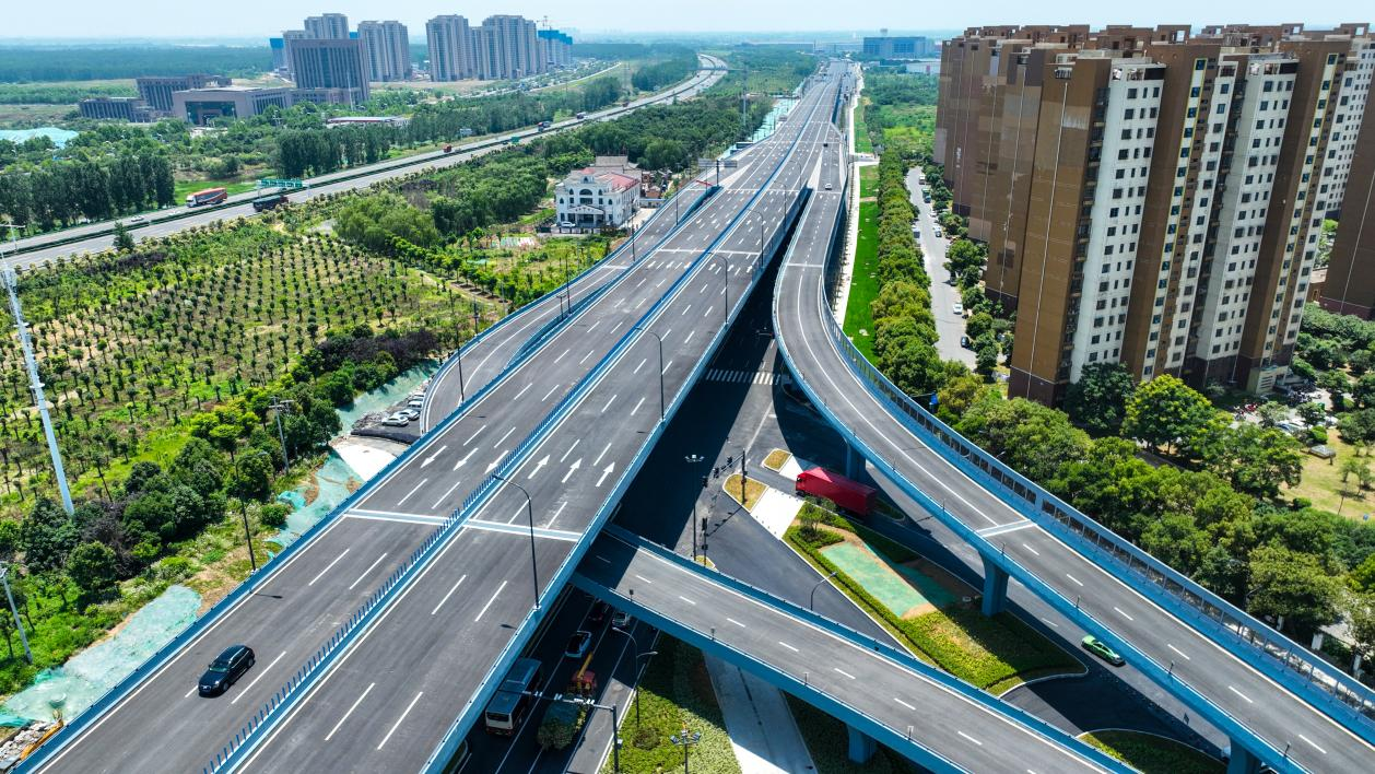 国产日韩精品欧美一区喷