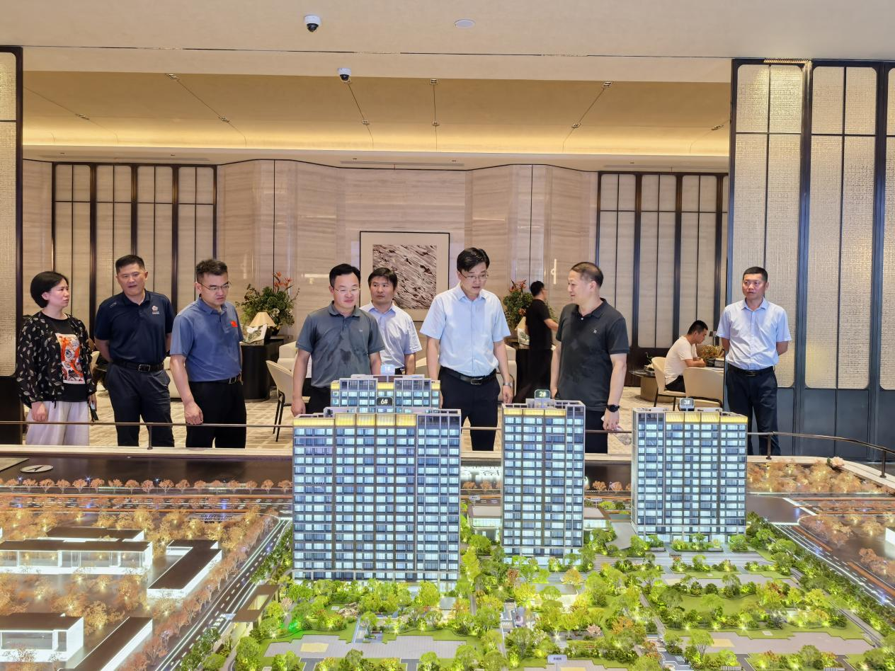 国产日韩精品欧美一区喷