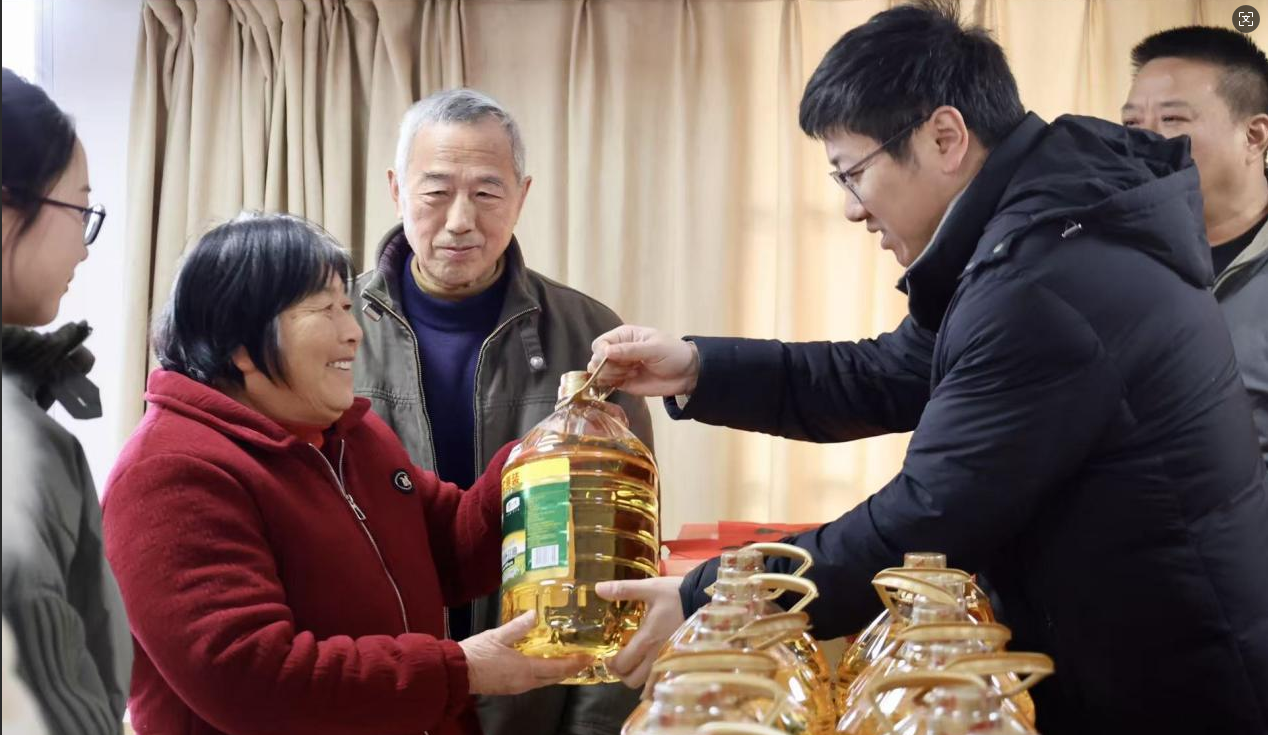 国产日韩精品欧美一区喷